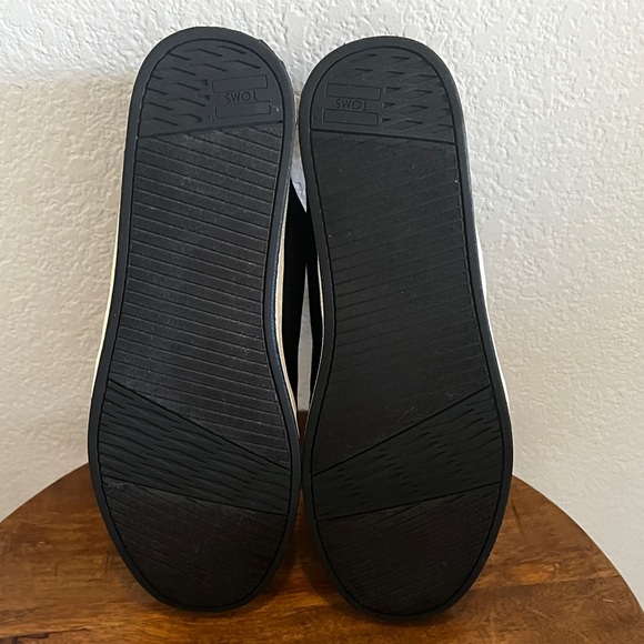Mens TOMS size 11.5 - Picture 4 of 6